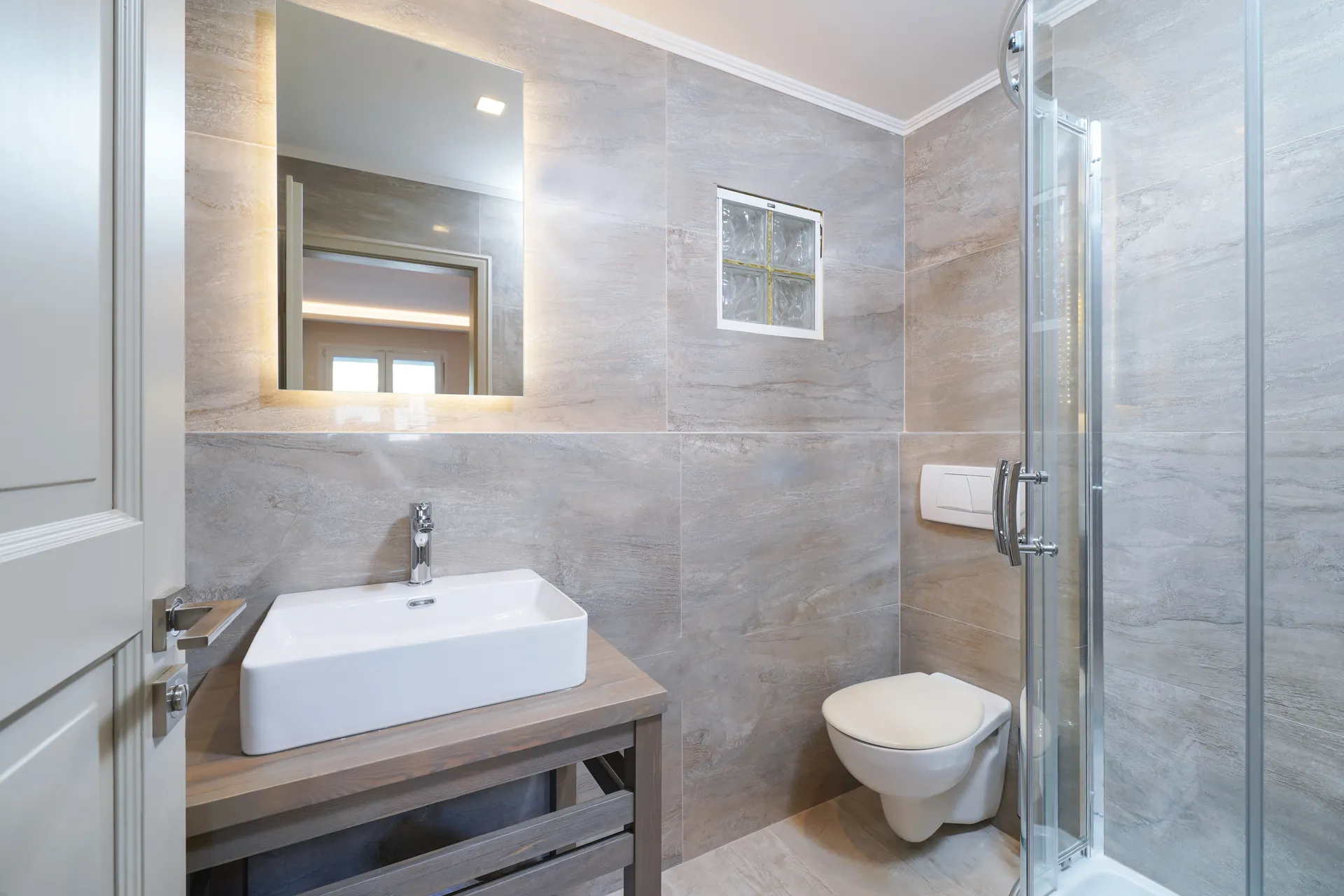 Tiara Holidays - IlioMagic luxury studios - Double studio ground floor bathroom